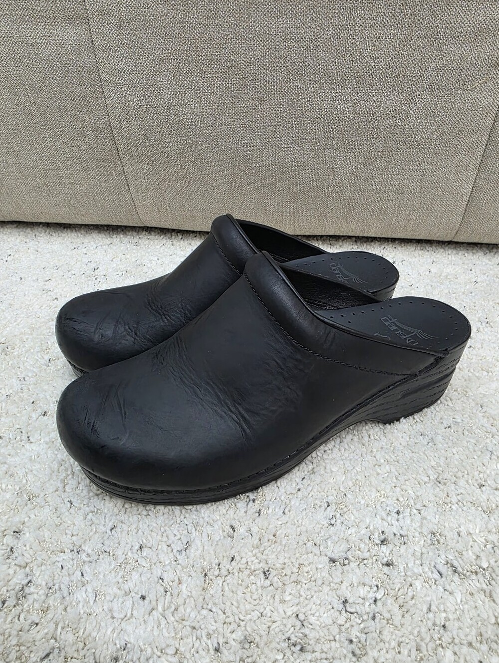 Dansko Size 8 39 Black Leather Slip-On Clogs